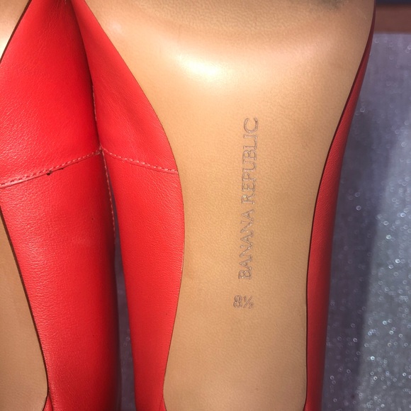 BANANA REPUBLIC/ red toe pointed leather heels - Picture 10 of 11